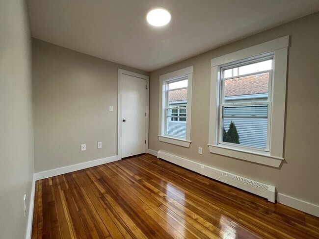 Building Photo - 32 Primrose St