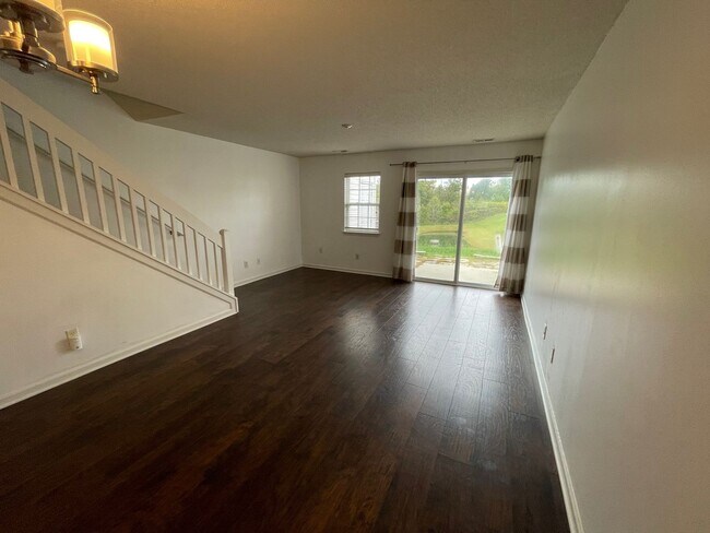 Building Photo - 6440 Coral Vine Way