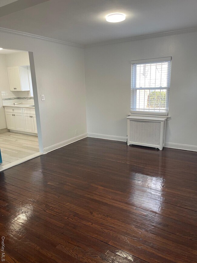 Foto del edificio - 64-33 184th St