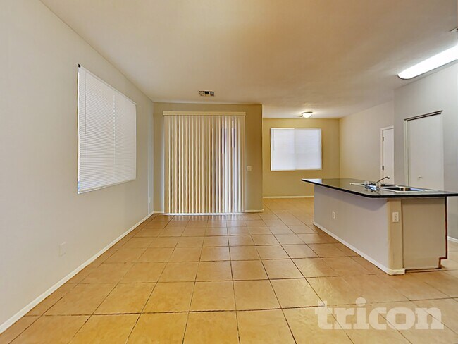 Building Photo - 4925 S 15th Pl