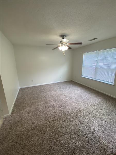 Foto del edificio - 417 Shadowbrook Cir