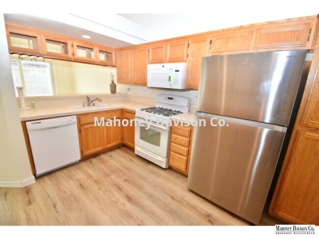 Building Photo - 1696 Madeira Cir