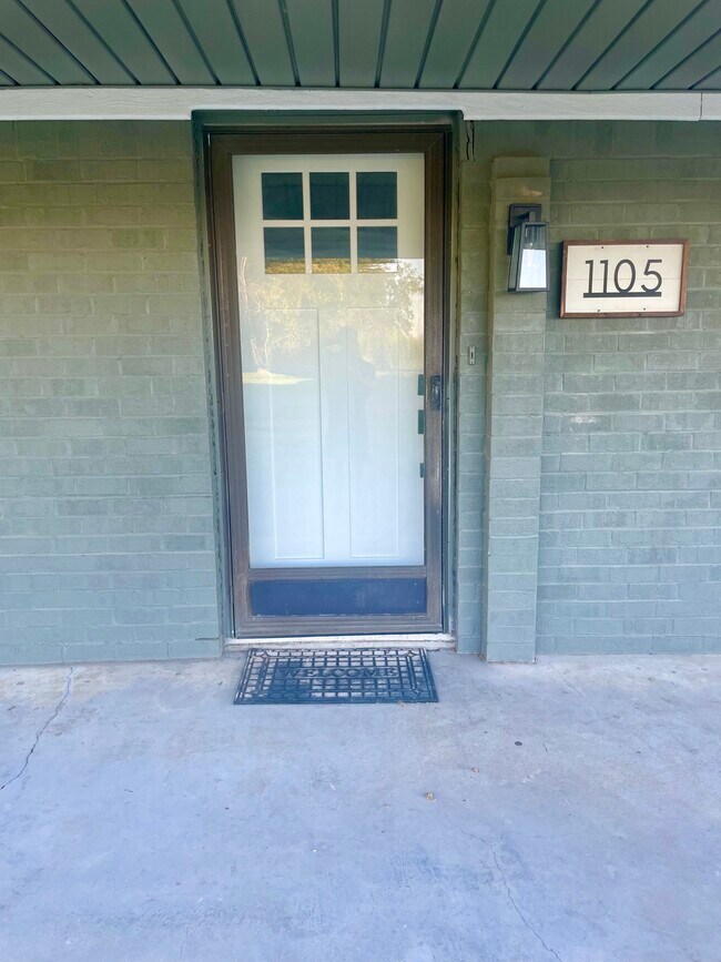 Foto del edificio - 1105 Lee Ave