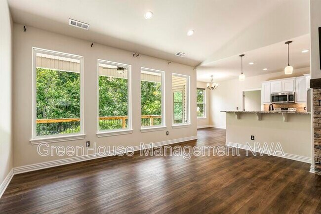Building Photo - 6 Lyneham Ln