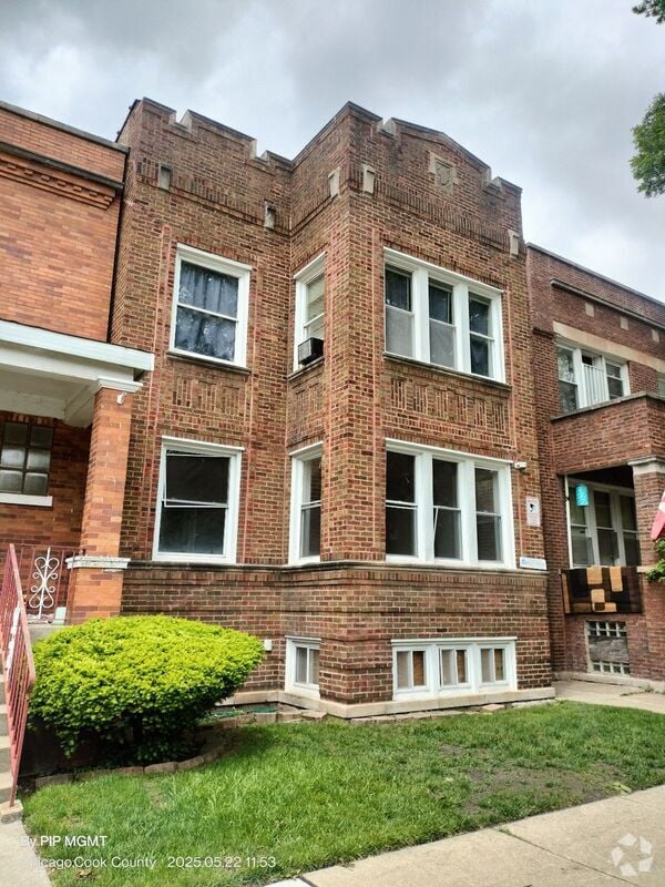 Building Photo - 7408 S Eberhart Ave