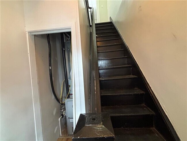 Building Photo - 209 S Wade Ave
