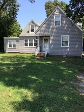 Building Photo - 1550 E Bayview Blvd