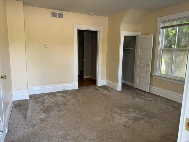 Building Photo - 3401 S Brentwood Blvd