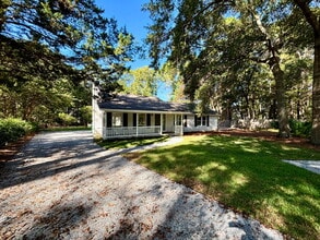 Building Photo - 16 Drayson Cir