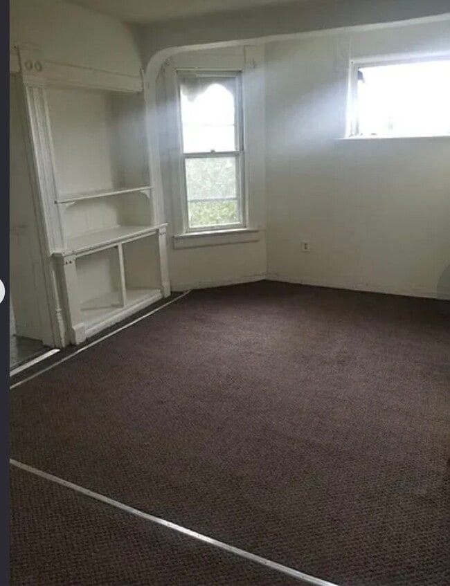 Building Photo - 1944-1946 N 22nd St