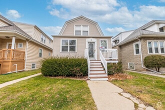 Building Photo - 5320 W Winnemac Ave