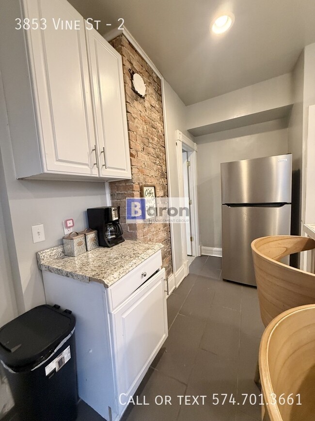 Foto del edificio - 3853 Vine St