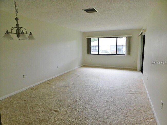 Foto del edificio - 2733 Countryside Blvd