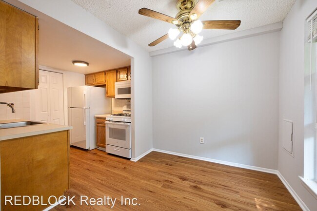 Foto del edificio - 2 br, 1.5 bath House - 3333 Comly Rd  Unit 42