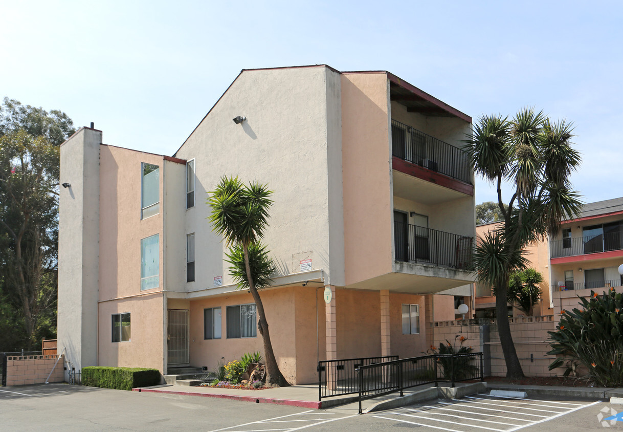 Primary Photo - Kona Apartments