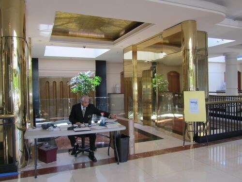 Foto del edificio - 100 Winston Dr