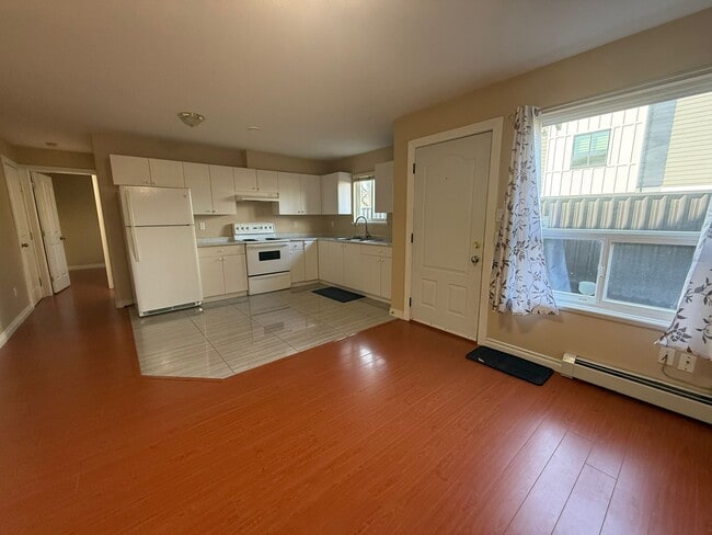 Building Photo - 175 Pembina St