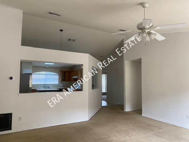 Foto del edificio - 1324 Jeffrine Dr