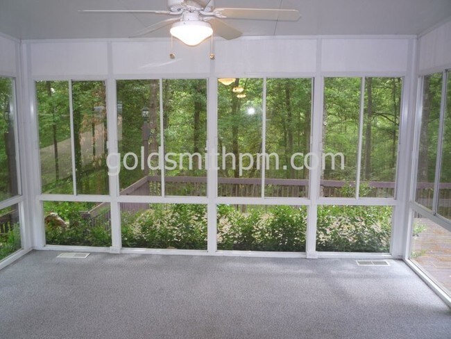 Foto del edificio - 119 Wood Creek Rd