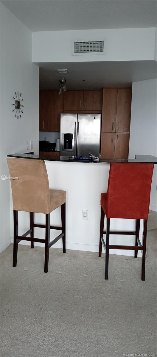 Foto del edificio - 7910 Harbor Island Dr