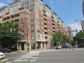 Building Photo - 820 N Pollard St