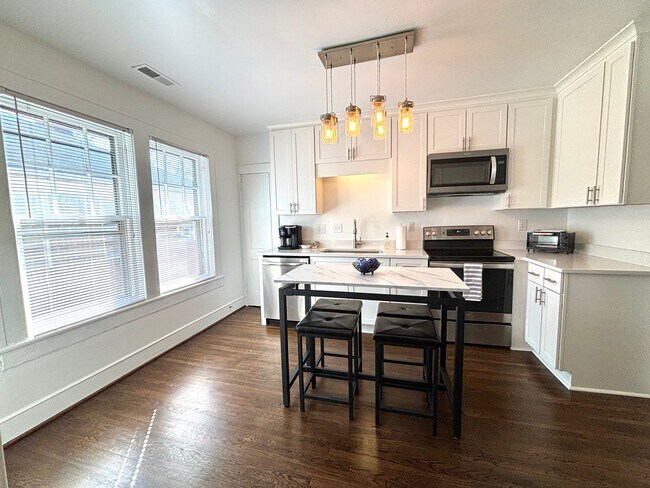 Foto del edificio - 2104 Park Rd