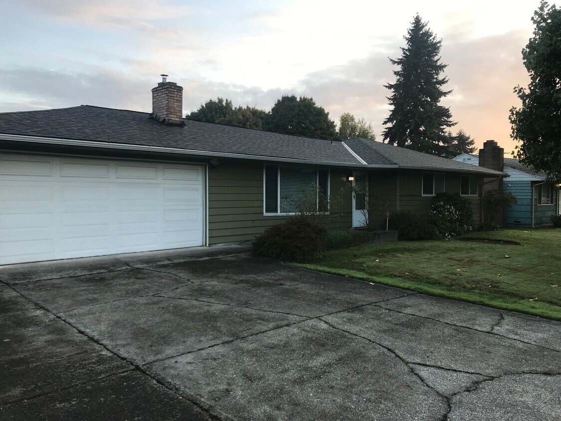 Primary Photo - 3 Bed 1.75 Bath SFR Rambler Everett