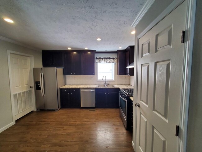 Building Photo - 22 Bluebird Hill Dr