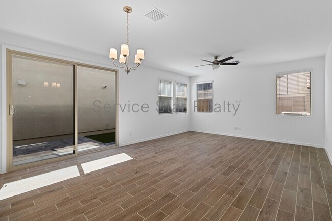 Foto del edificio - 3817 N 99th Dr