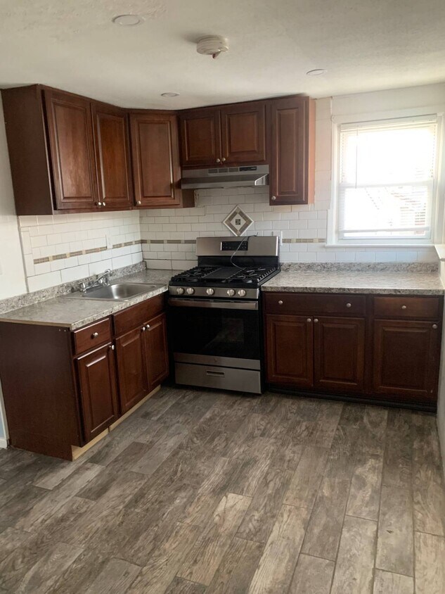 Building Photo - 49 Huber Pl