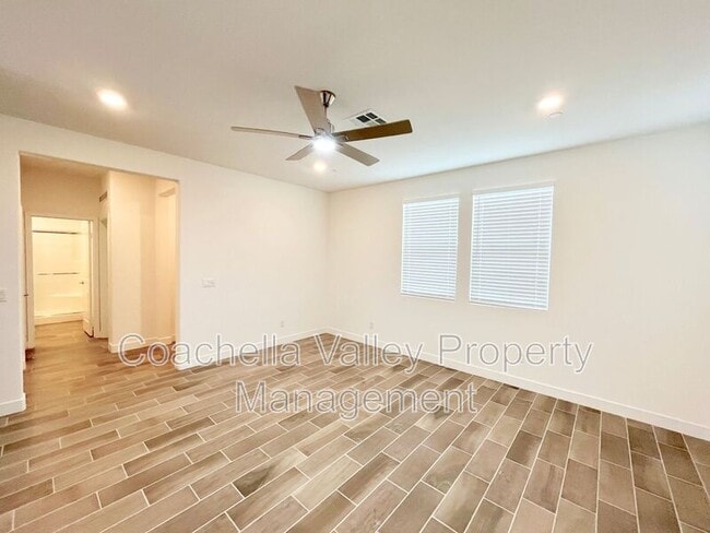 Foto del edificio - 41168 Emory Ln