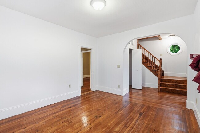 Foto del edificio - 457 N Franklin St