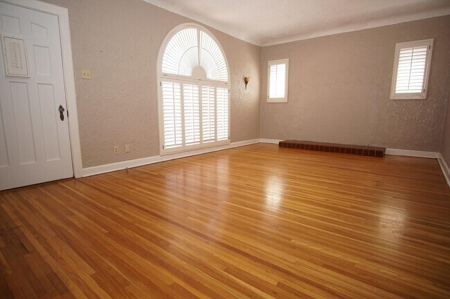 Building Photo - 3626 McKinley Ave