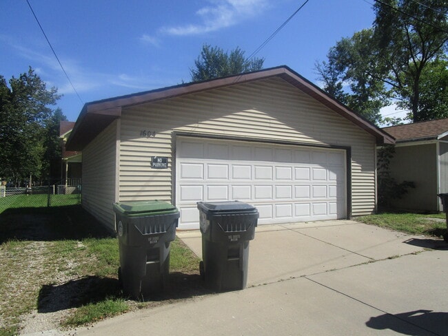 1 Car Garage/ Extra Parking - 1604 10th St S
