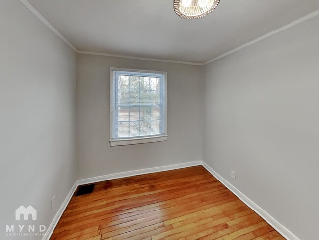 Building Photo - 3816 The Plaza