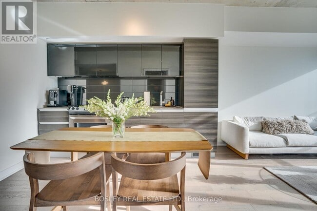 Building Photo - 1190 Dundas St E