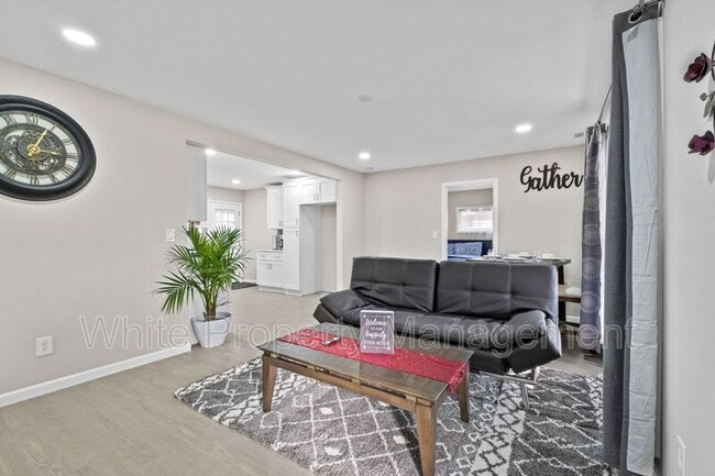 Building Photo - 2620 Englehardt St