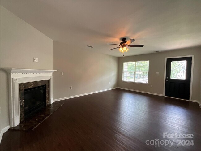 Foto del edificio - 3414 Victoria Brook Ln
