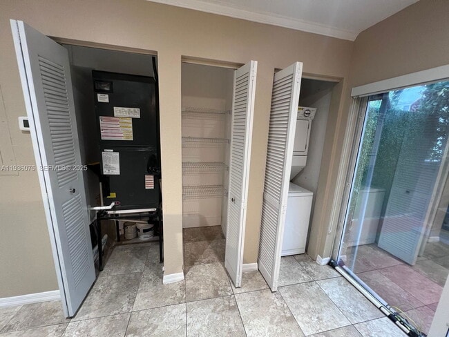 Building Photo - 2098 NE 167th St