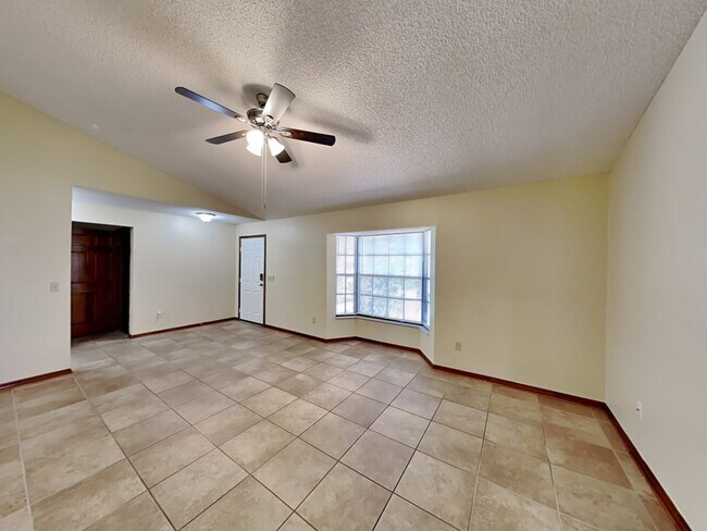 Building Photo - 2773 Sixma Rd