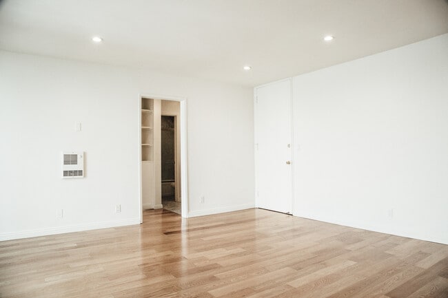 Interior Photo - Larrabee Square Apartments