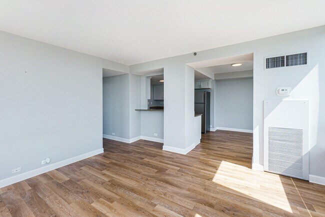 Foto del edificio - 3320 Spinnaker Ln