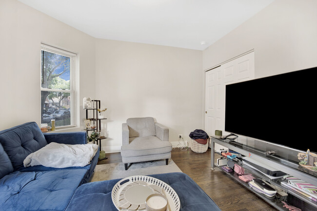 Foto del edificio - 4502 W Montana St