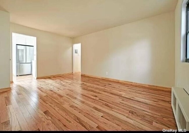 Building Photo - 137-42 68th Dr