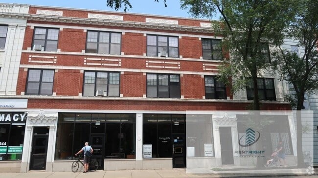 Building Photo - 1248 W Devon Ave