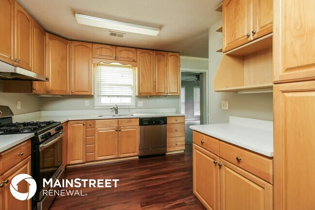 Building Photo - 3438 Creekwood Dr SE