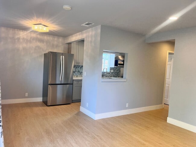 Foto del edificio - Completely Remodeled 4 Bedroom Home with C...
