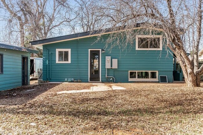 Building Photo - Beautiful 2 Bed 1 Bath House by CSU Campus!