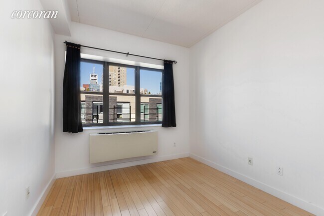 Building Photo - 516 W 47th St