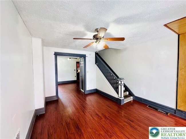 Foto del edificio - 637 N Penn St